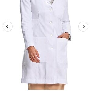 Premium Lab Coat by Medelita
Women's M3 Estie Classic Fit 36 1/2" Lab Coat